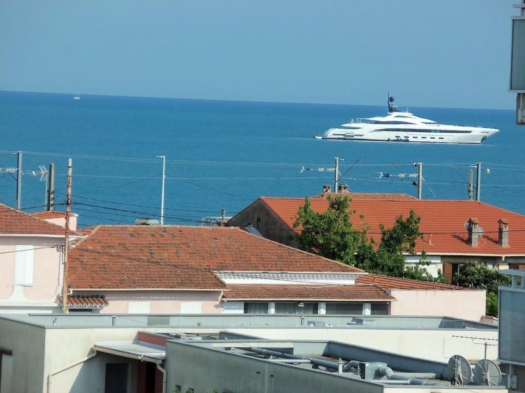 Appartement Vue Mer Acces Plage Antibes Exterior foto